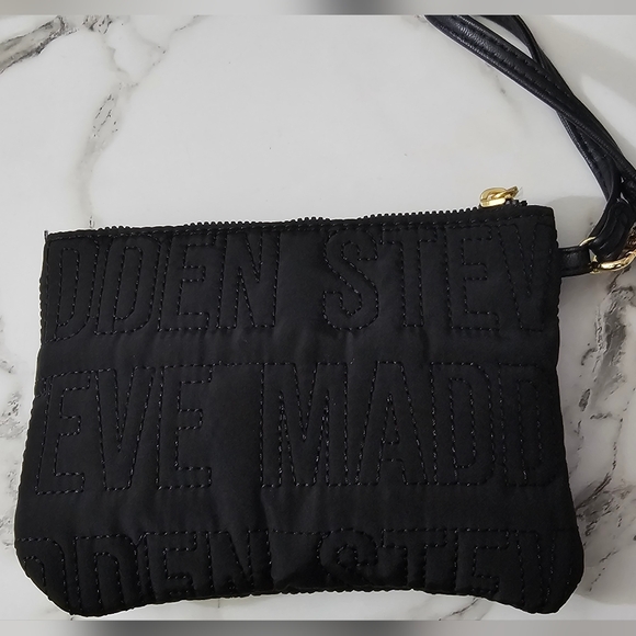 NEW Steve Madden Black Small Hand Purse with Gold Zip. Never Used - Picture 2 of 3